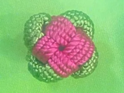 عقاد وردة